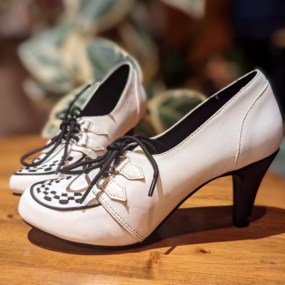 Black and white T.U.K size 6 heels pin up creeper alternative